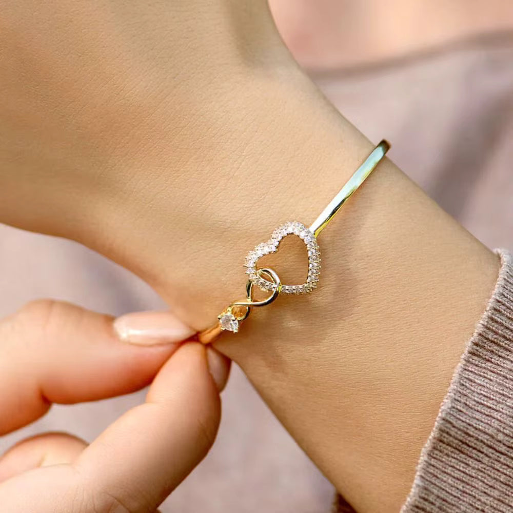 Brazalete Infinity Heart ♾️❤️ Bañado en Oro + Caja de Regalo Gratis